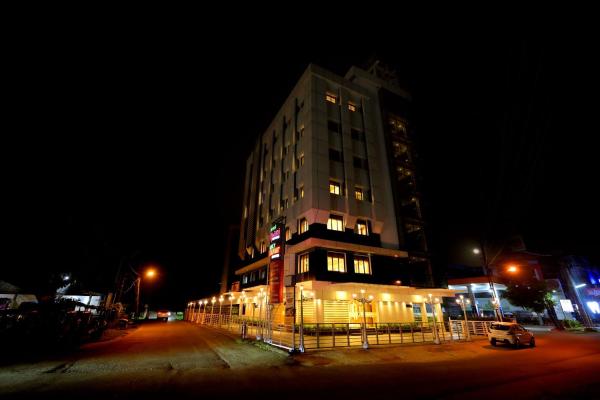 Hotel Kabani International, Rezerwuj  Hotele w Thattekad z parkingiem, Parking