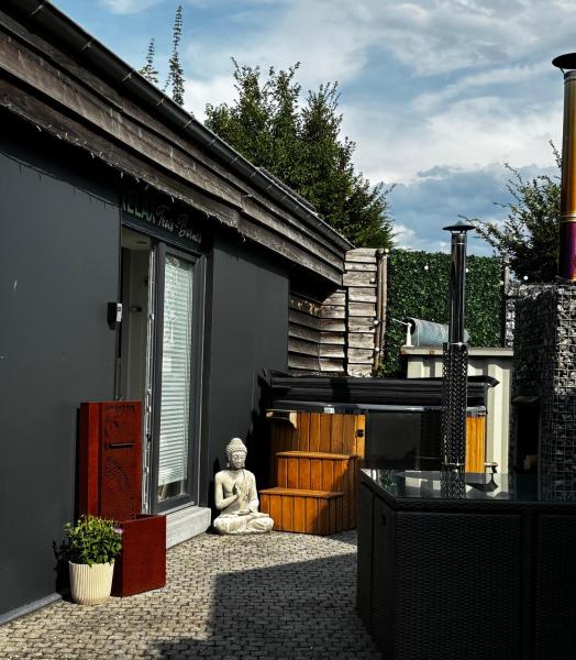 Relax Trois Bornes - De Grenspost, Rezerwuj Bed and Breakfast Hotele w Liege z parkingiem, Parking
