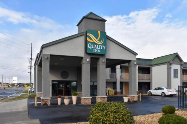 Ramada Inn Calhoun