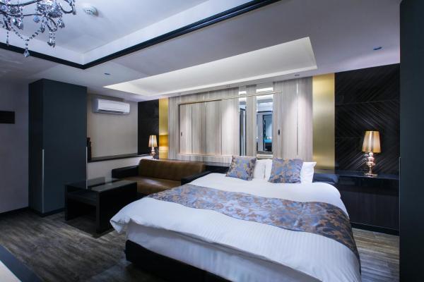 HOTEL Luana, Rezerwuj Love Hotel Hotele w Kyushu z parkingiem, Parking