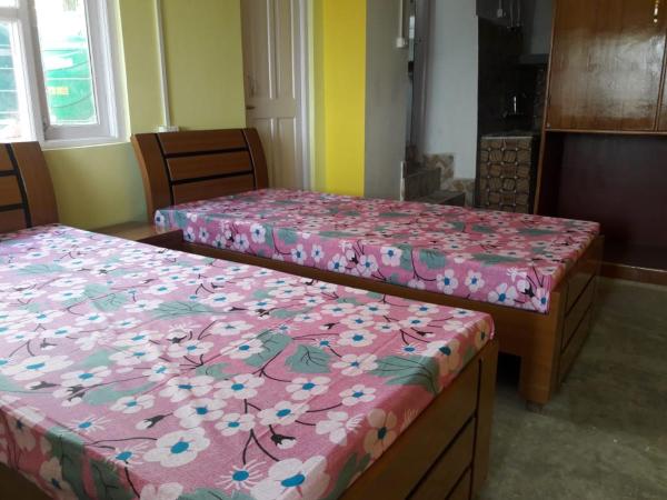 Dsouza Homestay, Rezerwuj Pokój u miejscowych Hotele w West Bengal z parkingiem, Parking