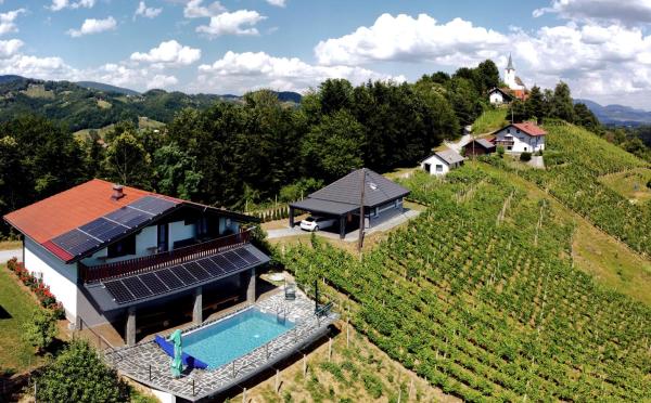 Vineyard Paradise Senica, Rezerwuj Dom wiejski Hotele w Styria z Basenem, Basen