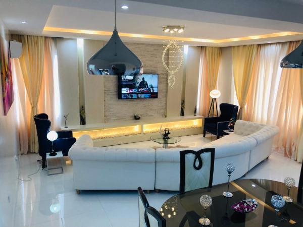 Shortlethomes, Rezerwuj Apartament Maiyegun 