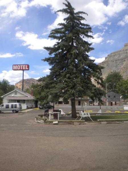 Riverside Motel