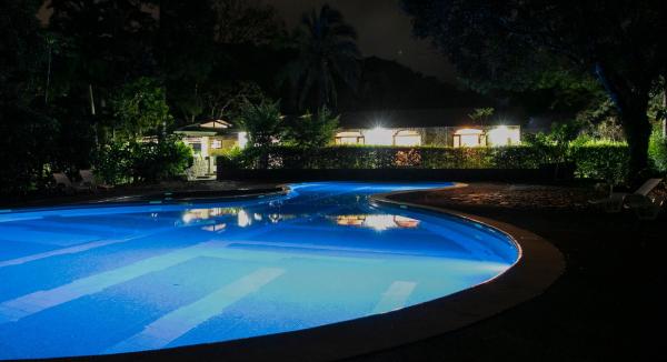 Malekus Mountain Lodge, Rezerwuj Hotel Hotele w Aguas Claras z basenem, Basen