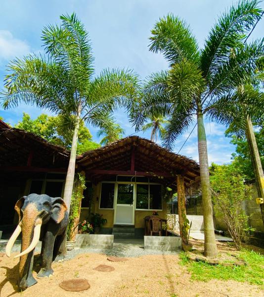 Rathnapriya Oasis, Rezerwuj Pensjonat Ampara 