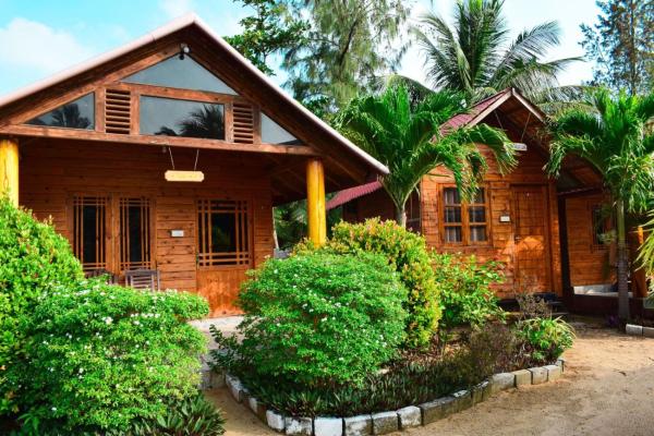 Mithra Paradise Beach Hotel, Rezerwuj Hotel Trikunamalaja Trincomalee District
