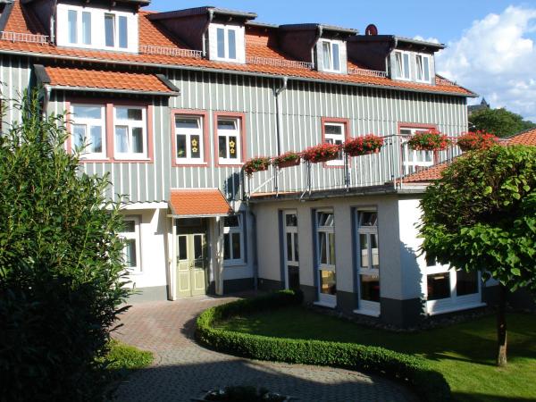Hotel Johannishof, Rezerwuj Hotel Hotele w Garz z Parkingiem, Parking