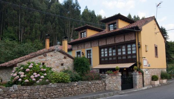 Hotel rural La Llastra, Rezerwuj Hotel Hotele w Asturia z Parkingiem, Parking