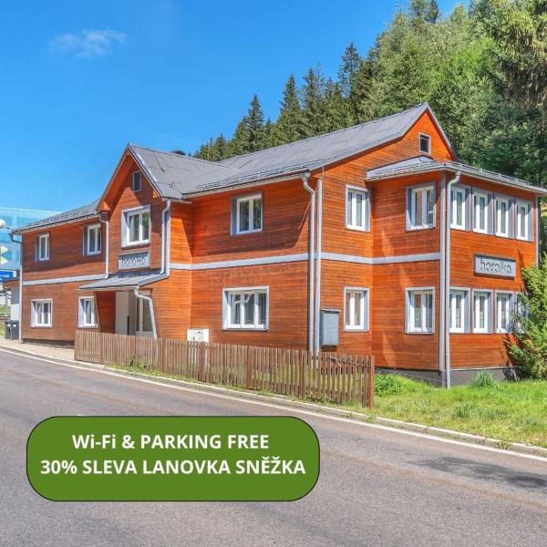 Apartmánový dům HORALKA, Rezerwuj Apartament Hotele w Kraj hradecki z Parkingiem, Parking