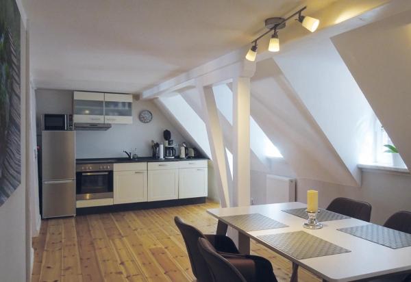 Ferienwohnungen Ziesing am Schlossberg, Rezerwuj Apartament Tanie Hotele w Garz