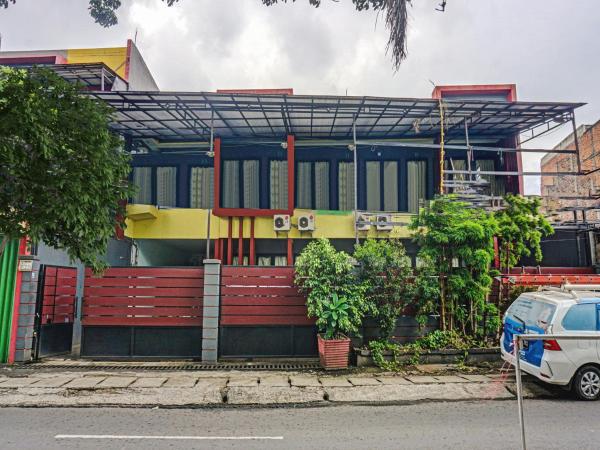 OYO 90166 Marsya Prima Syariah Hotel, Rezerwuj Hotel Ciracas Dżakarta