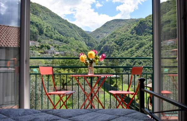 Agriturismo Conca Sandra - Farm Stay on Lake Como, Rezerwuj Apartament Perledo Como