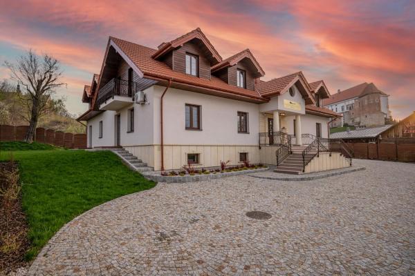 Zamkowe Apartamenty, Rezerwuj Apartamentowiec hotelowy Sandomierz 