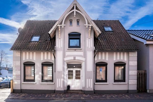 CityGlückNms - Direkt am Bahnhof und Einkaufszentrum, Rezerwuj Pensjonat Neumünster Szlezwik-Holsztyn