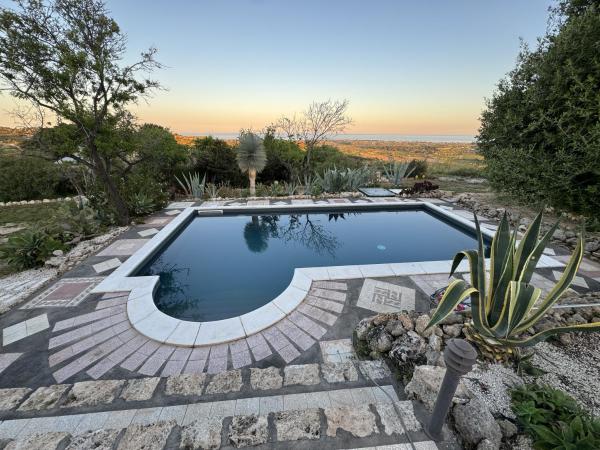 Villa La Cava del Val di Noto con piscina privata, Rezerwuj Willa Hotele w Sycylia z basenem, Basen