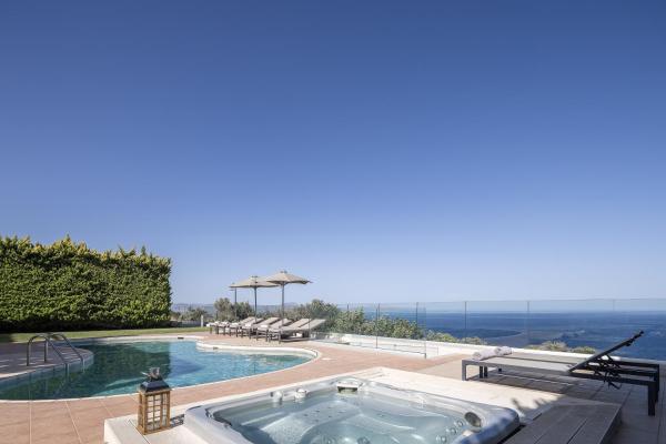Kosta Mare Villa, Serene SeaViews, Pool & Hot Tub, By ThinkVilla, Rezerwuj Willa Atsipopoulo Retimno