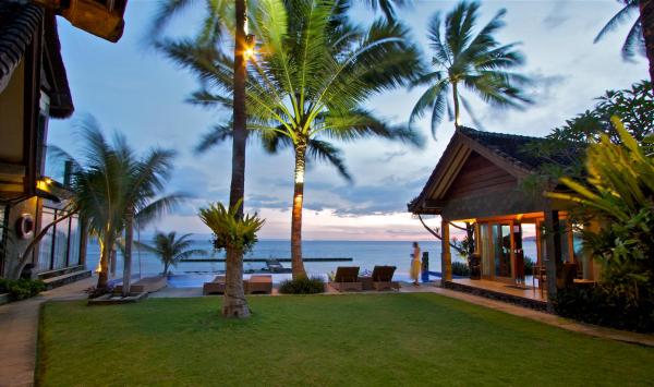 Bayshore Villa, Rezerwuj Osiedle wypoczynkowe Hotele w Bali z basenem, Basen