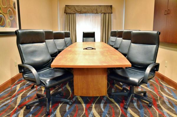 Holiday Inn Express Hotel & Suites Center Township by IHG, Rezerwuj Hotel Hotele w Monaca ze śniadaniem, Śniadanie