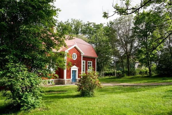 Nordic Refuge B&B, Rezerwuj  Hotele w Halland z parkingiem, Parking