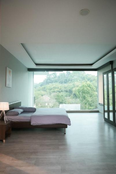 Tropical Bliss Villa by The Feelas, Rezerwuj Willa Hotele Biznesowe w West Java, 4* 5*
