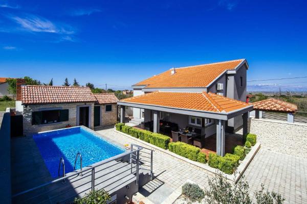 Villa Enna with heated pool, Zadar, Rezerwuj Willa Crno Zadar County