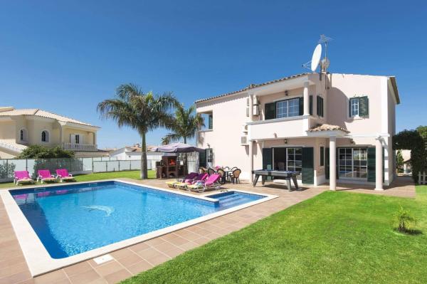 Villa Soni by Villa Plus, Rezerwuj Willa Olhos de Água 