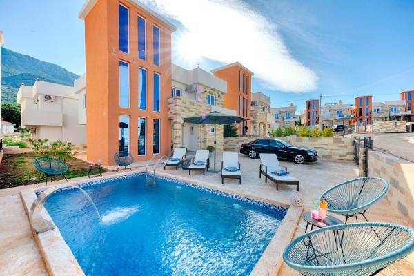 Villa Panorama Hill, Rezerwuj Willa Hotele w Bar County z basenem, Basen
