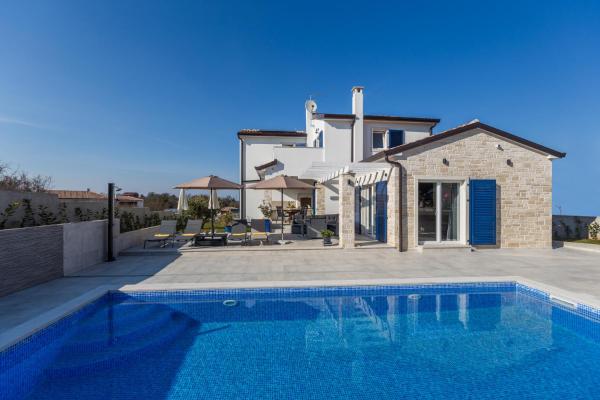Villa Camelia, Rezerwuj Willa Hotele w Tar z parkingiem, Parking