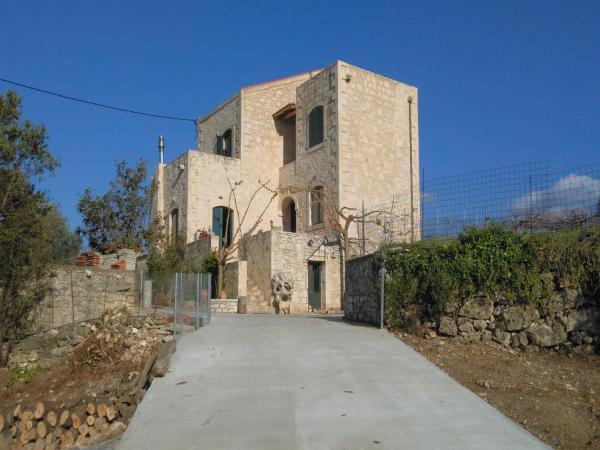 Spacious Villa in Margarites with Private Garden, Rezerwuj Willa Mylopotamos Rethymno Regional Unit