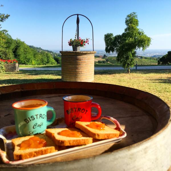 Podere Baratta agriturismo e cantina, Rezerwuj Pobyt na farmie Collinello 