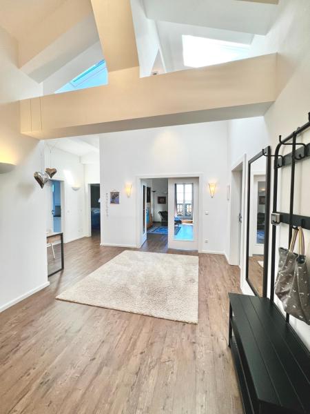 Auszeit im Chiemgau, Ferienwohnungen, Rezerwuj Apartament Hotele w Bawaria z parkingiem, Parking