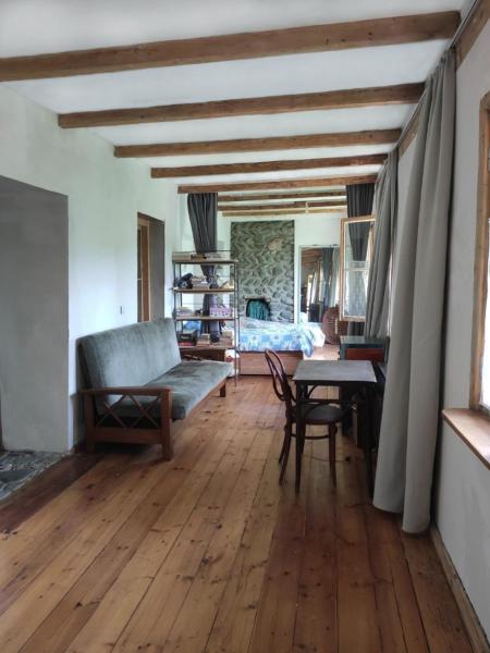 Mzia's Garden, Rezerwuj Pokój u miejscowych Kʼvakhvreli Shida Kartli