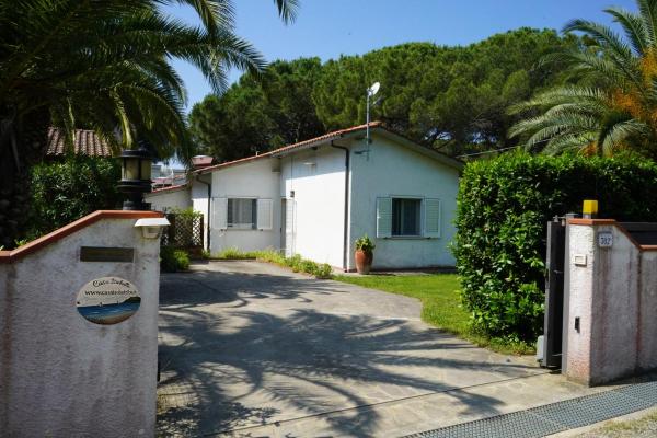 casaisoladelba immersa nel verde a 80mt dalla spiaggia, Rezerwuj Apartament Lacona Elba