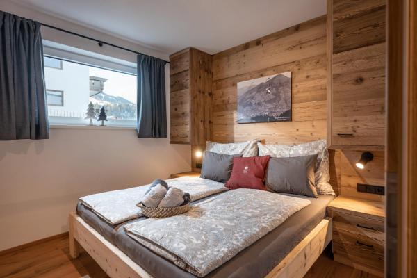Chalet Tirol, Rezerwuj Chalet Hotele w Tirol z Parkingiem, Parking