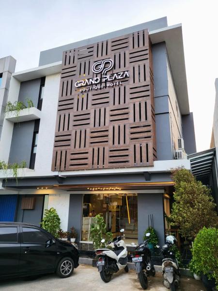 Grand Plaza Boutique Hotel, Rezerwuj Hotel Tanie Hotele w Karawang