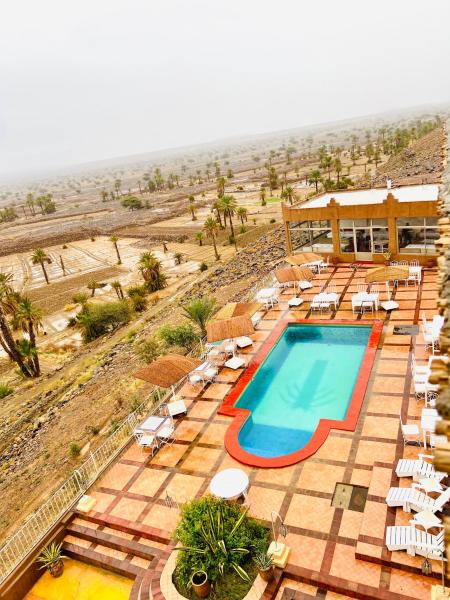 Auberge Kasbah Ennakhile, Rezerwuj Bed and Breakfast Hotele w Souss-Massa-Draa z basenem, Basen