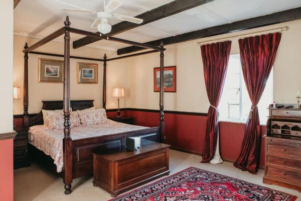 The Historic Pig and Whistle Inn, Rezerwuj Pensjonat Kenton on Sea Kariega Private Game Reserve
