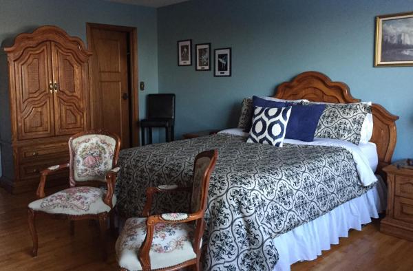 Paola Beauty Farm B&b and Day Spa, Rezerwuj  Hotele w Calgary Region z parkingiem, Parking