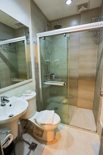 Holiday Suites