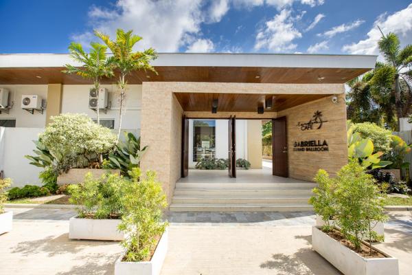 Holiday Suites