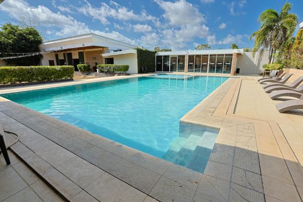 Holiday Suites