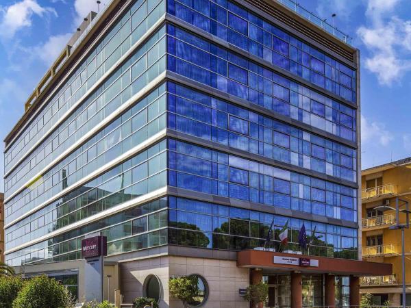 Hotel Mercure Siracusa, Rezerwuj  Hotele w Coast Region z Basenem, Basen