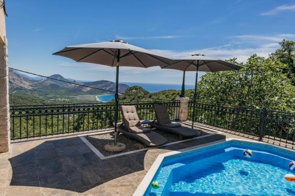 Villa Robinson, Rezerwuj Willa Hotele w Budva County z basenem, Basen
