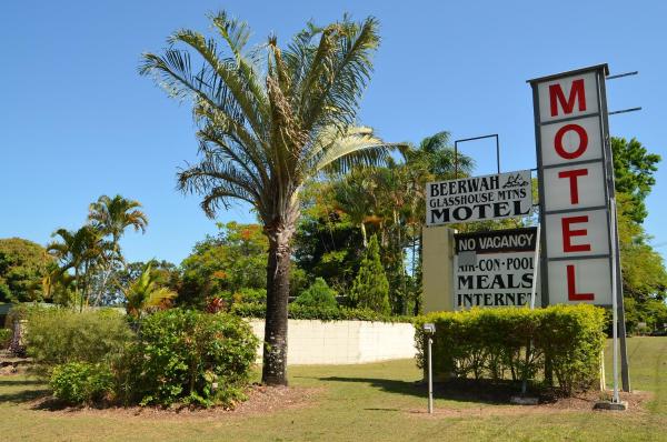 Beerwah Glasshouse Motel, Rezerwuj Motel Beerwah Sunshine Coast
