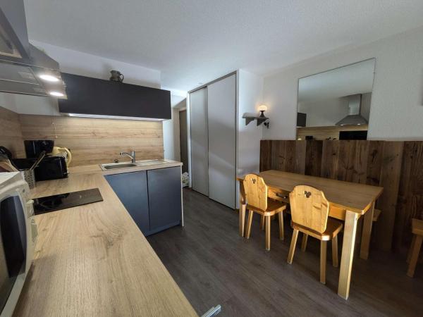 Duplex 4 pers. à Arêches-Beaufort, piscine, balcon sud, centre village - FR-1-342-132, Rezerwuj Apartament Hotele w Owernia z Basenem, Basen