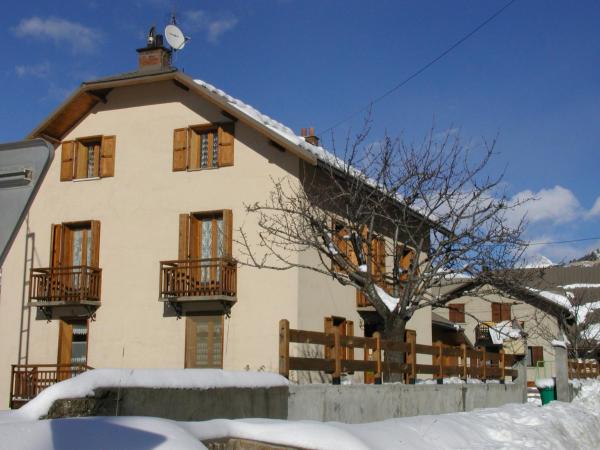 Maison spacieuse à Villar-Saint-Pancrace avec vue montagne, Rezerwuj Dom wakacyjny Domki letniskowe w Serre Chevalier, Domek