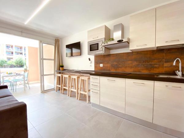 Studio LEsquinade - J2 206 by Interhome, Rezerwuj Apartament Hotele w Var coast z basenem, Basen