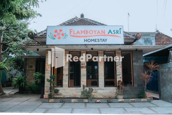 Flamboyan Asri Syariah Mitra RedDoorz near Kampung Inggris Pare, Rezerwuj Hotel Tanie hotele w East Java
