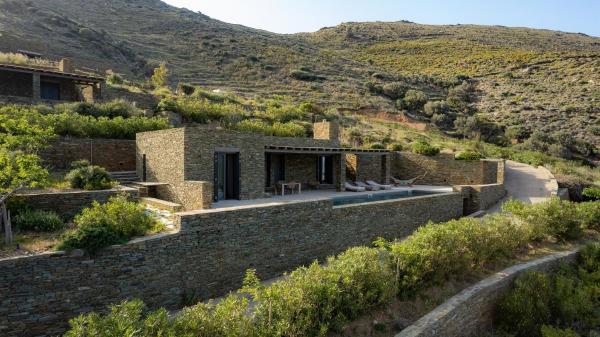 Onar, Rezerwuj Dom wiejski Achla Andros Island